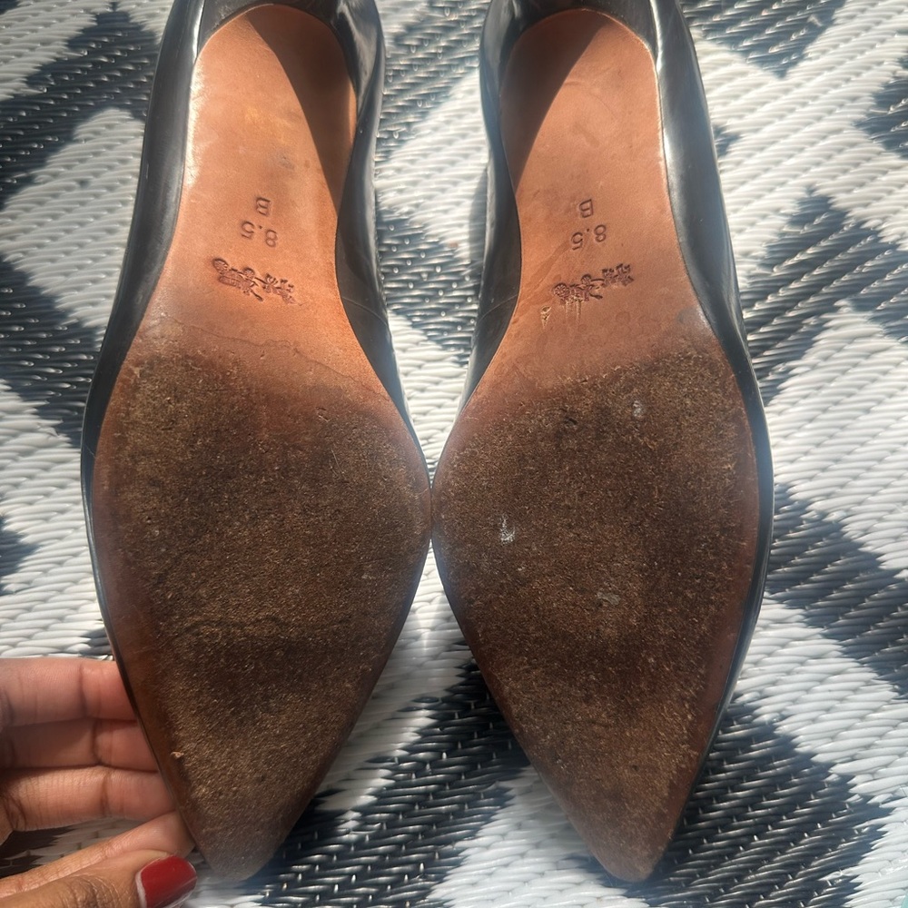 Coach Black Leather Size 8.5 Kitten Heel Pointed Toe Pumps - Picture 3 of 6